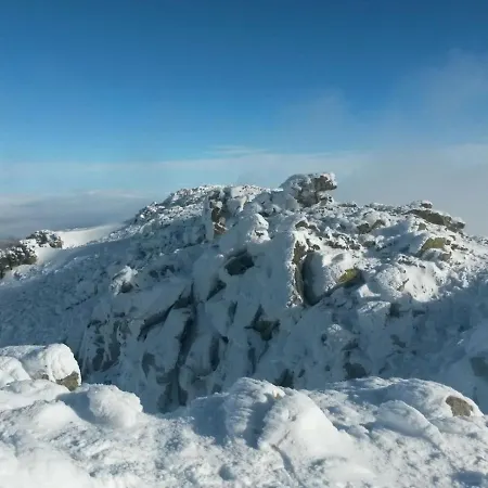 Artesano I Y Iii Kır Evi Navarredonda de Gredos