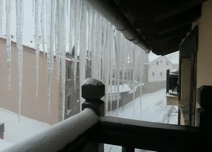 Artesano I Y Iii 나바레돈다 데 그레도스